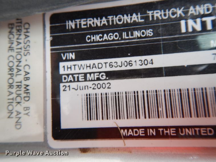 image for item IL9358 2003 International 7400  dump truck