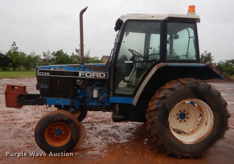 image for item IP9816 Ford 7740  tractor
