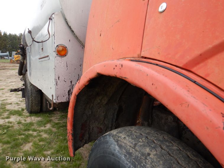 image for item IQ9255 1973 Ford  oil distributor truck