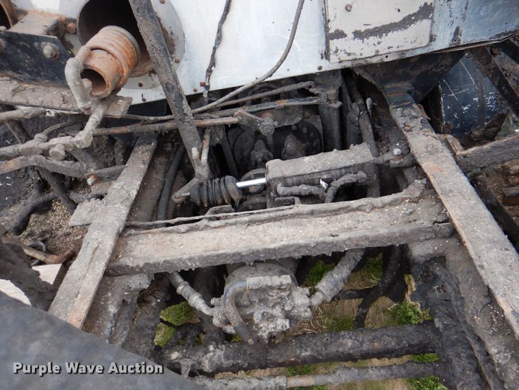 image for item IQ9255 1973 Ford  oil distributor truck