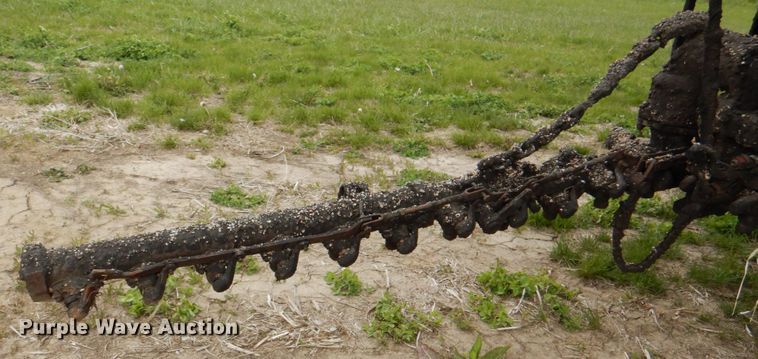 image for item IQ9255 1973 Ford  oil distributor truck