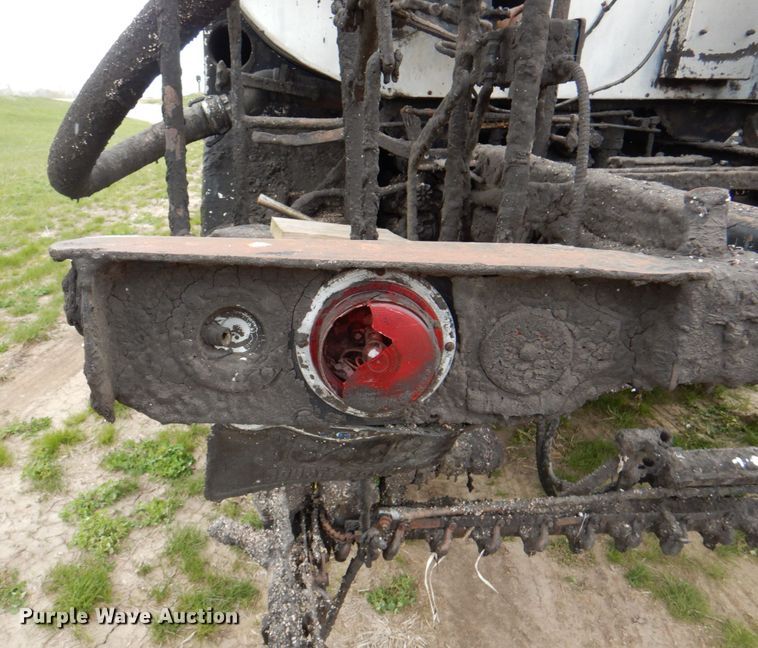 image for item IQ9255 1973 Ford  oil distributor truck