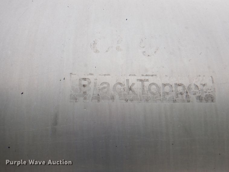 image for item IQ9255 1973 Ford  oil distributor truck