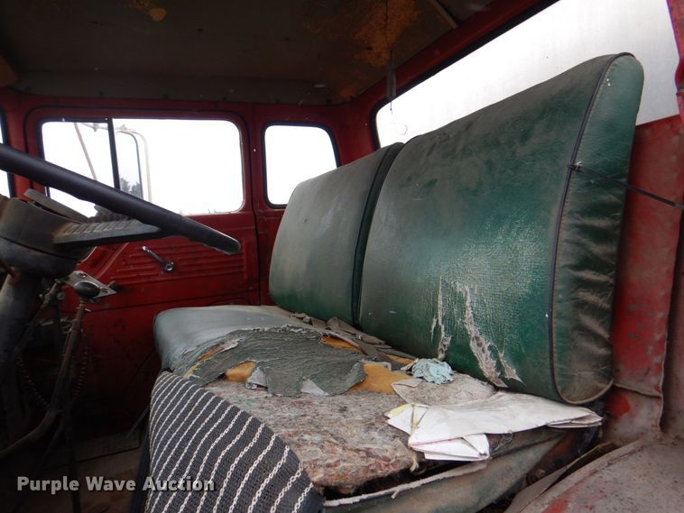 image for item IQ9255 1973 Ford  oil distributor truck