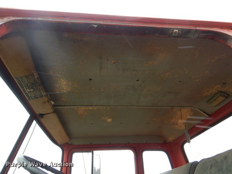 image for item IQ9255 1973 Ford  oil distributor truck