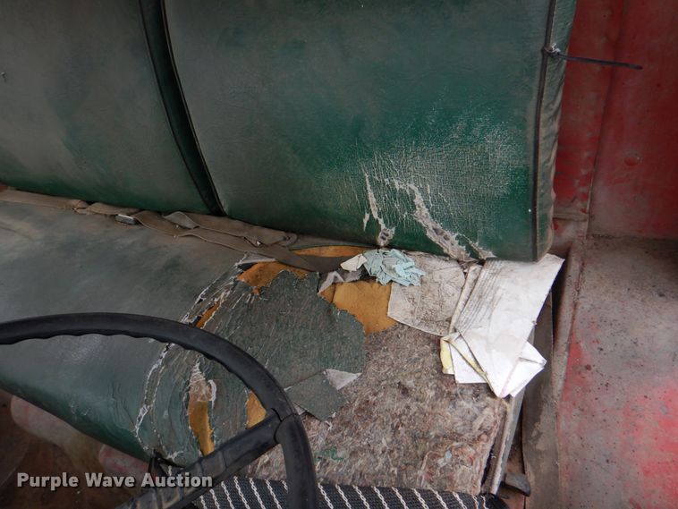 image for item IQ9255 1973 Ford  oil distributor truck