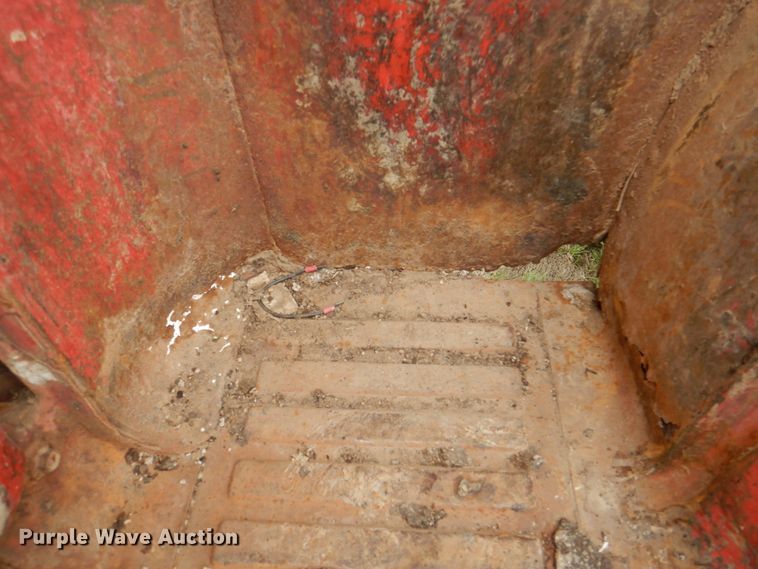 image for item IQ9255 1973 Ford  oil distributor truck