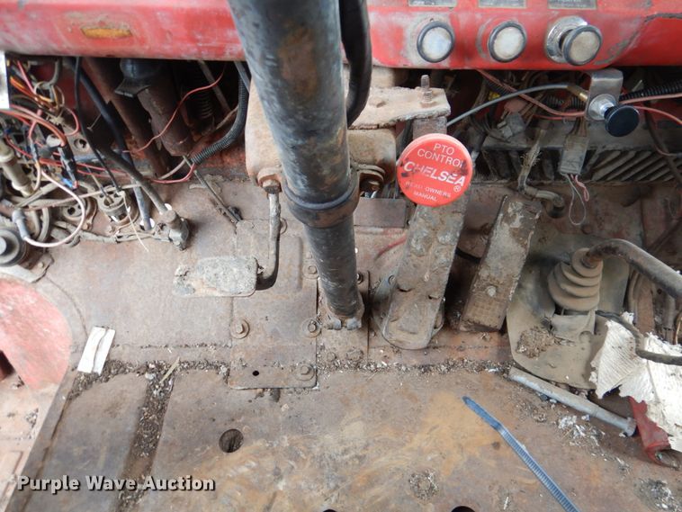 image for item IQ9255 1973 Ford  oil distributor truck