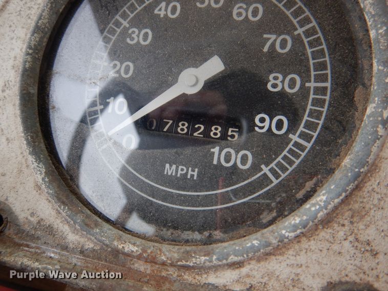 image for item IQ9255 1973 Ford  oil distributor truck