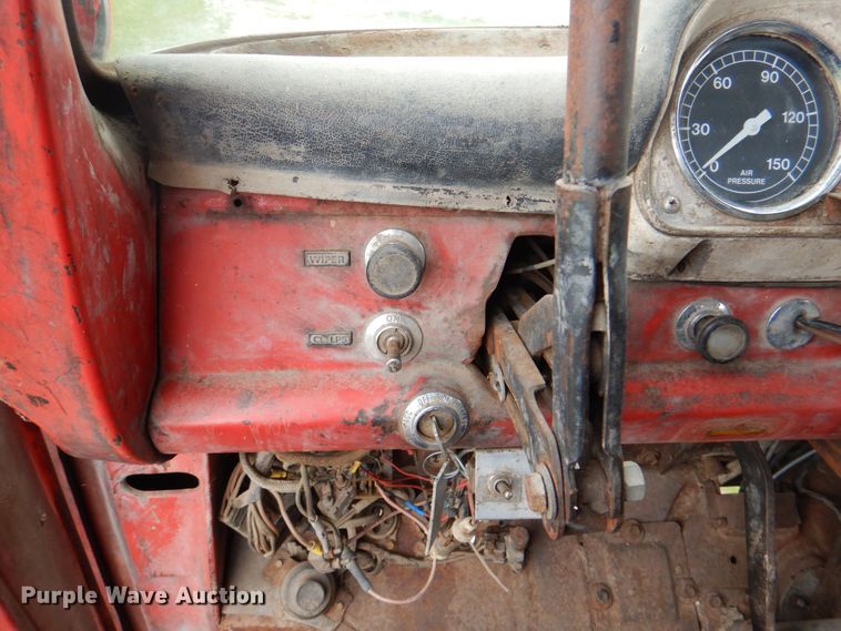 image for item IQ9255 1973 Ford  oil distributor truck