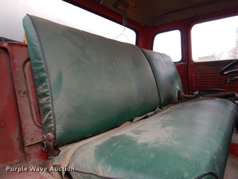 image for item IQ9255 1973 Ford  oil distributor truck