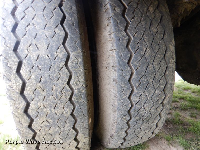 image for item IQ9255 1973 Ford  oil distributor truck