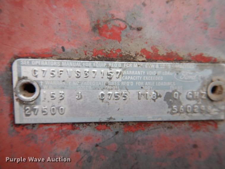 image for item IQ9255 1973 Ford  oil distributor truck