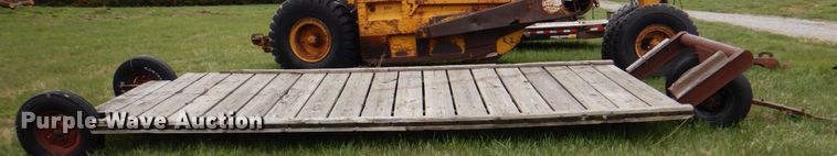 image for item IQ9259 Hay bale trailer
