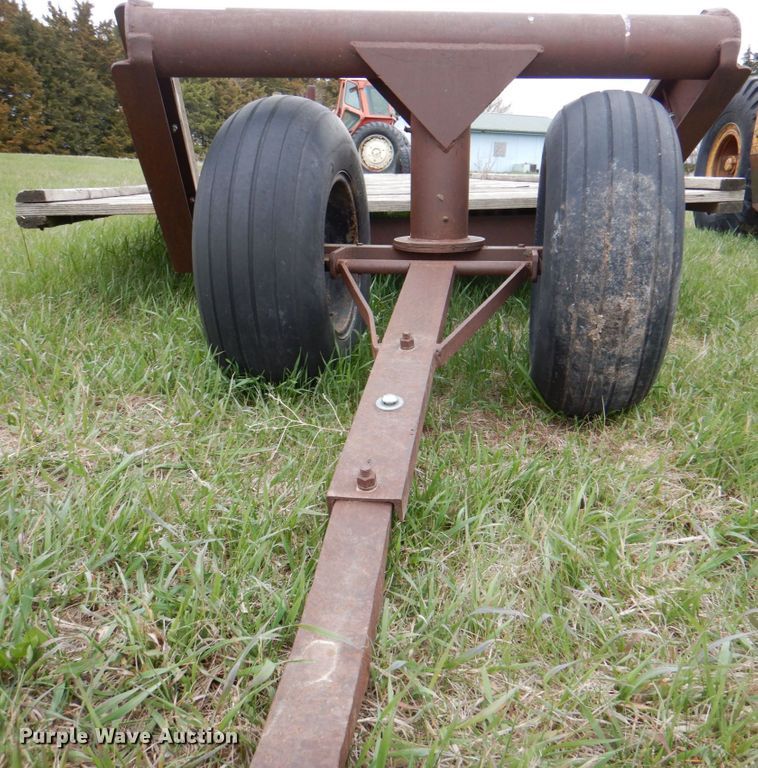 image for item IQ9259 Hay bale trailer