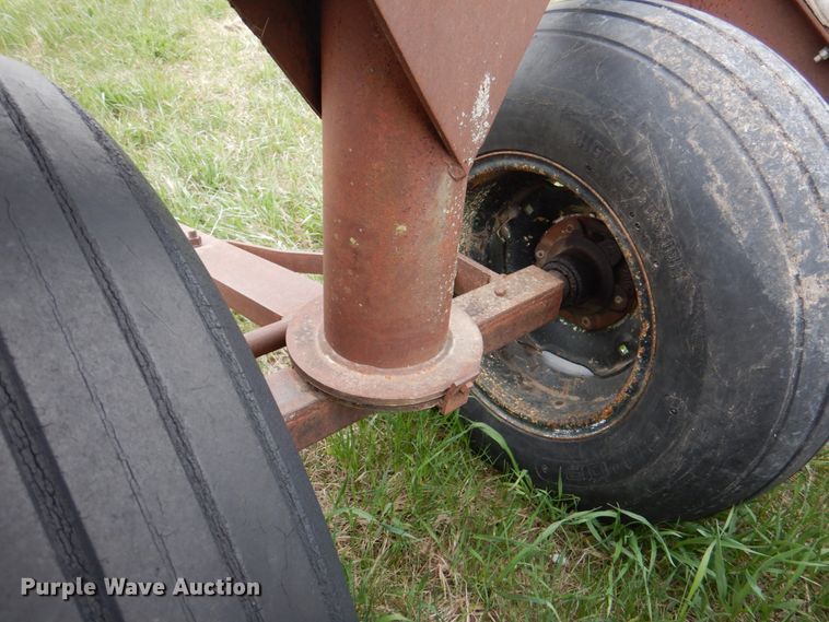 image for item IQ9259 Hay bale trailer