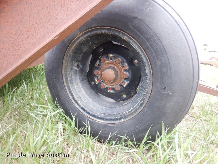 image for item IQ9259 Hay bale trailer