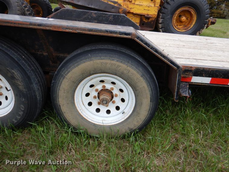 image for item IQ9261 2016 H&H Trailers  tilt deck equipment trailer