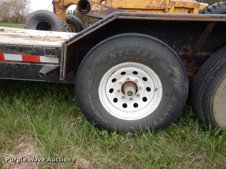 image for item IQ9261 2016 H&H Trailers  tilt deck equipment trailer