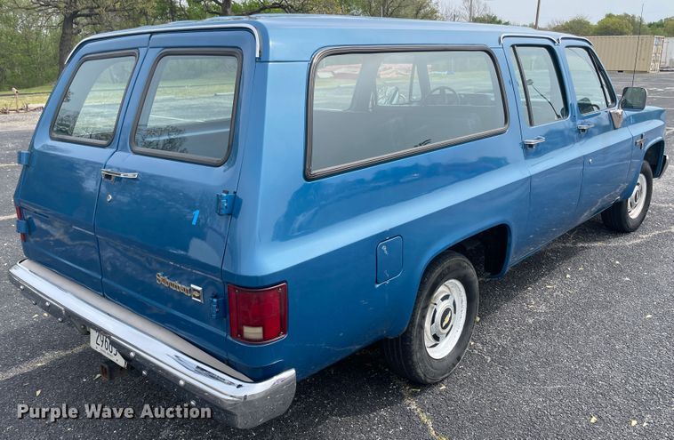image for item IR9925 1988 Chevrolet C10 Suburban  SUV