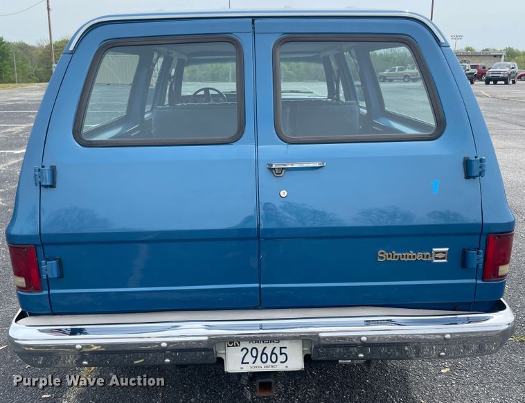 image for item IR9925 1988 Chevrolet C10 Suburban  SUV