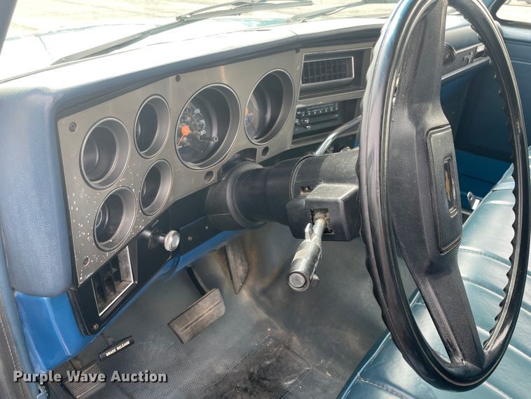 image for item IR9925 1988 Chevrolet C10 Suburban  SUV