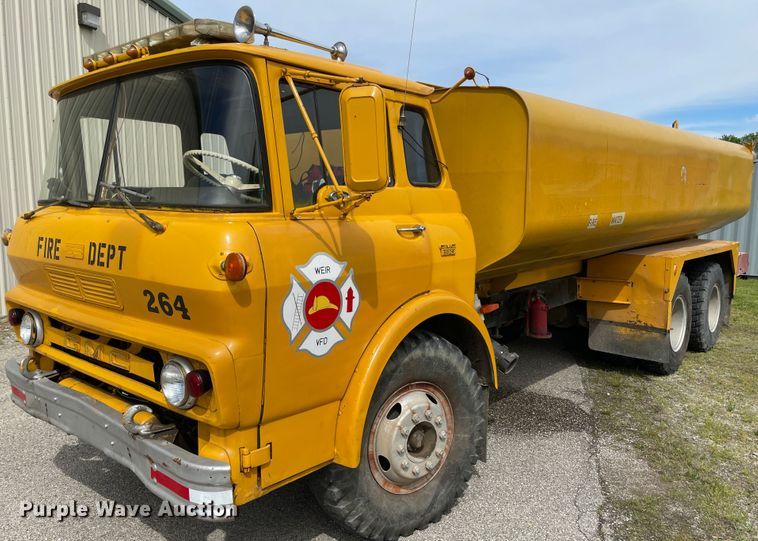 image for item IR9944 1968 GMC 8500  water truck