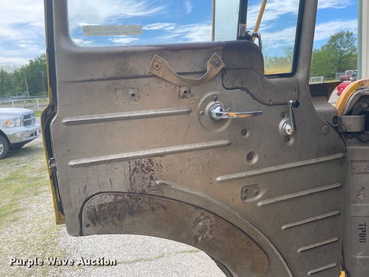 image for item IR9944 1968 GMC 8500  water truck