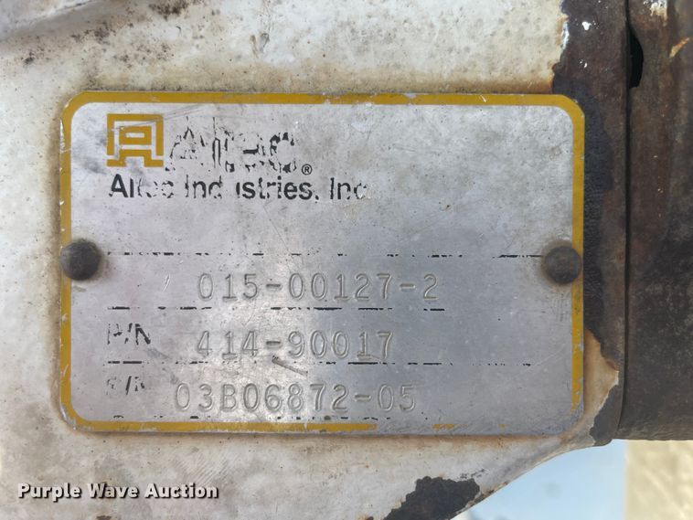 image for item IR9946 2004 Ford F750  digger derrick truck