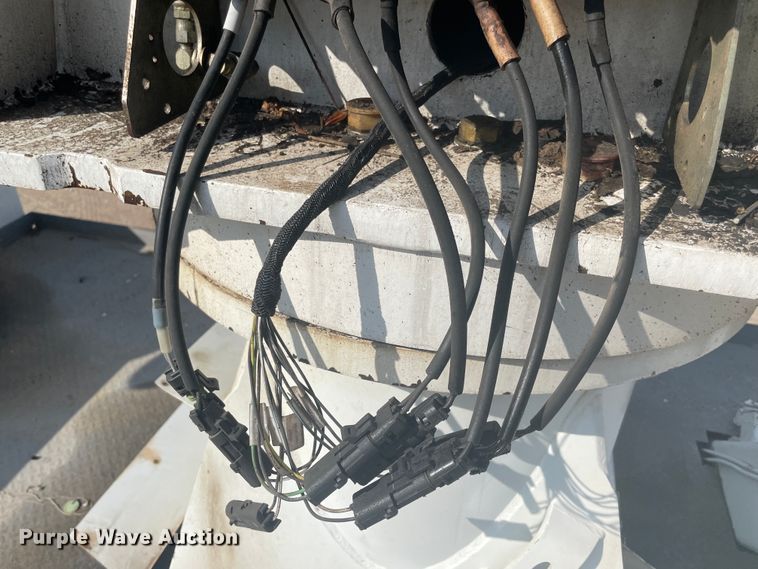 image for item IR9946 2004 Ford F750  digger derrick truck