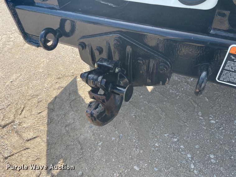 image for item IR9946 2004 Ford F750  digger derrick truck