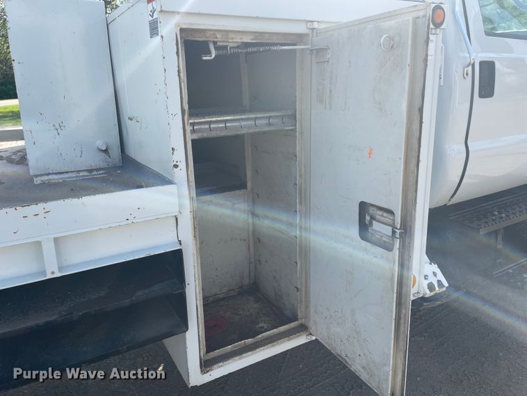 image for item IR9946 2004 Ford F750  digger derrick truck