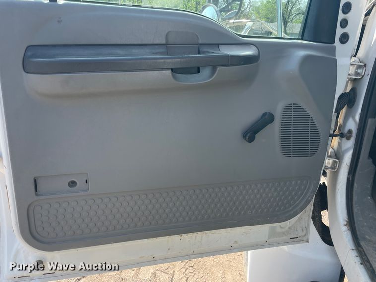 image for item IR9946 2004 Ford F750  digger derrick truck