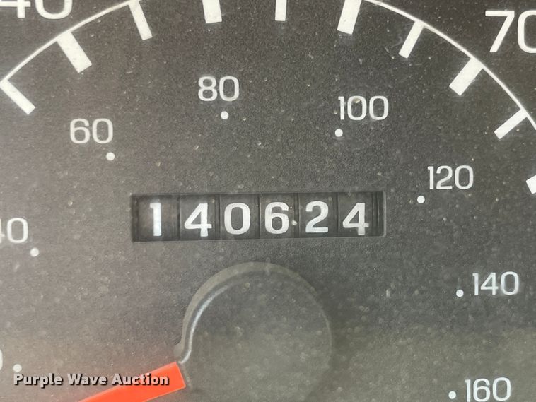 image for item IR9946 2004 Ford F750  digger derrick truck