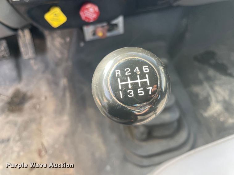 image for item IR9946 2004 Ford F750  digger derrick truck