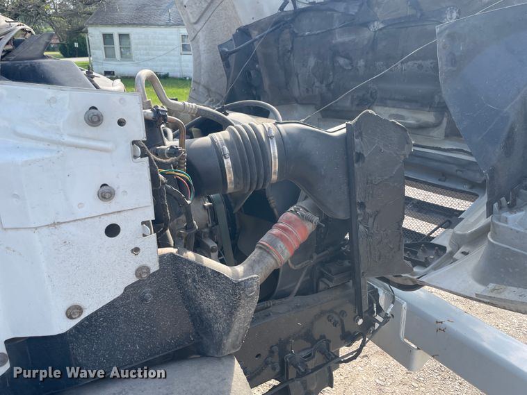 image for item IR9946 2004 Ford F750  digger derrick truck