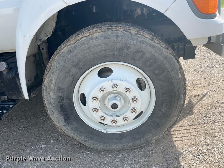 image for item IR9946 2004 Ford F750  digger derrick truck