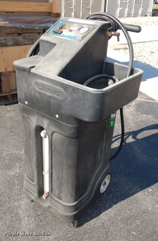 Wynns Transerve II and automatic transmission flush and fill machine in