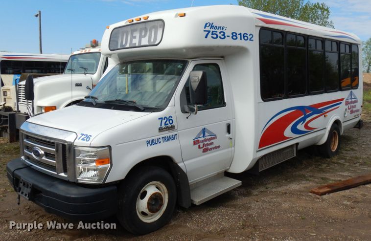 image for item IT9262 2009 Ford E450  shuttle bus