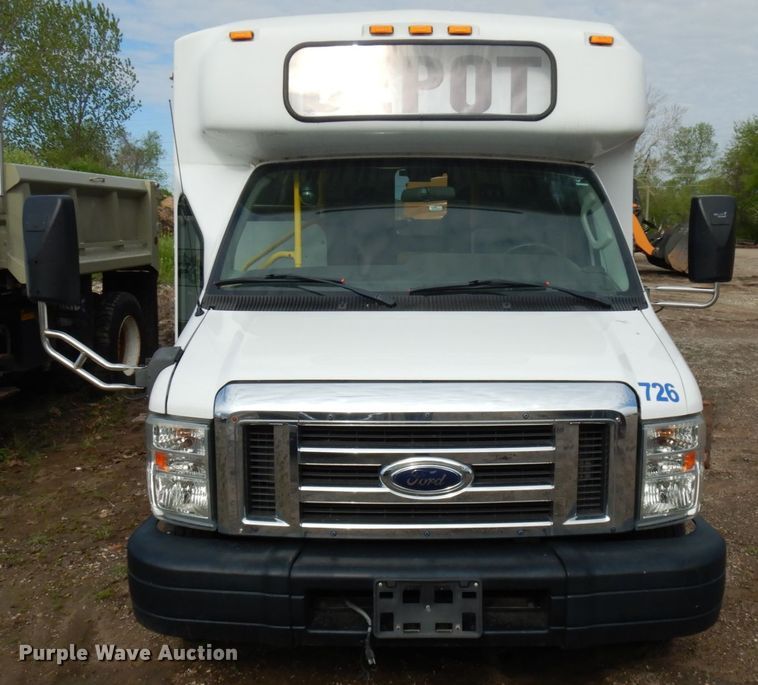 image for item IT9262 2009 Ford E450  shuttle bus