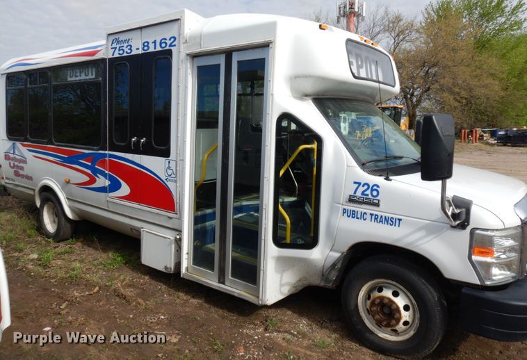 image for item IT9262 2009 Ford E450  shuttle bus