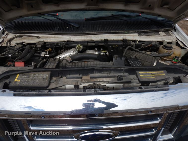 image for item IT9262 2009 Ford E450  shuttle bus