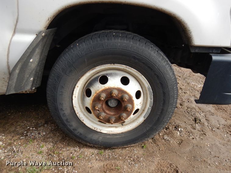 image for item IT9262 2009 Ford E450  shuttle bus