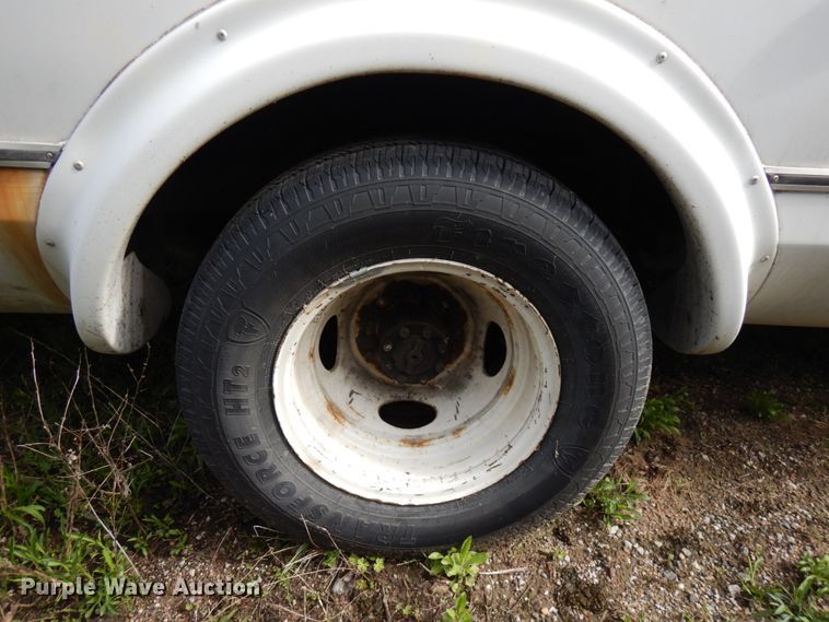 image for item IT9262 2009 Ford E450  shuttle bus