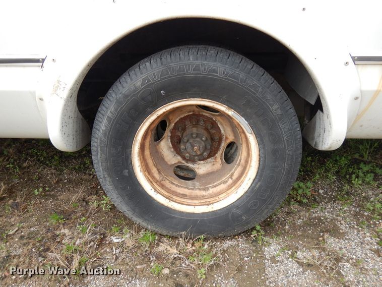 image for item IT9262 2009 Ford E450  shuttle bus