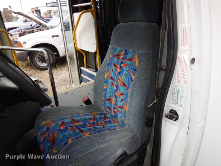 image for item IT9265 2009 Ford E450  shuttle bus