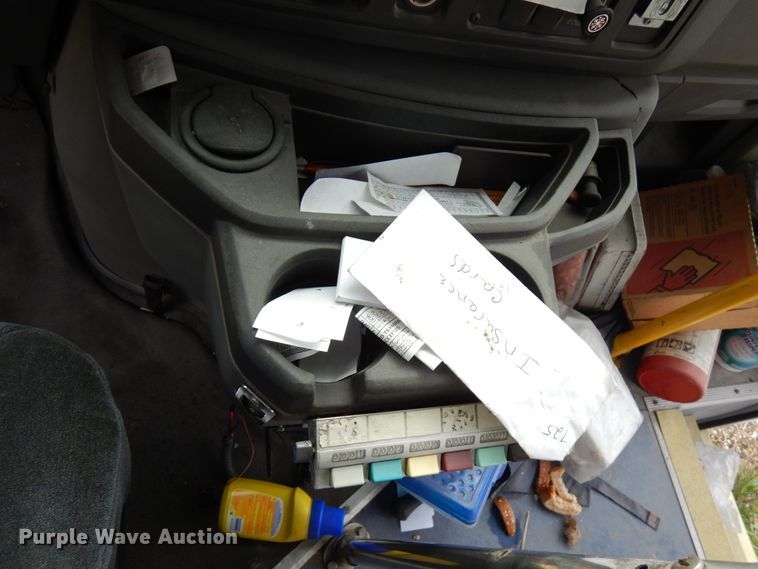 image for item IT9265 2009 Ford E450  shuttle bus