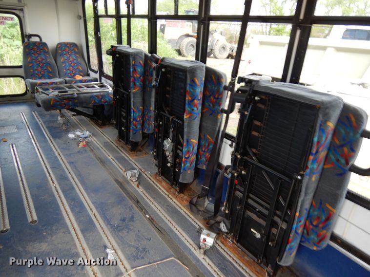 image for item IT9265 2009 Ford E450  shuttle bus