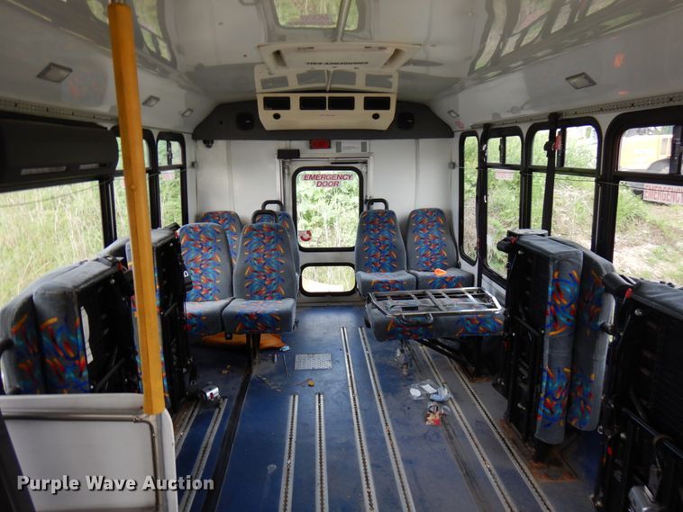 image for item IT9265 2009 Ford E450  shuttle bus