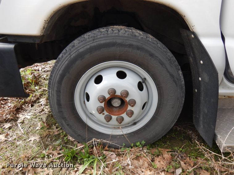 image for item IT9265 2009 Ford E450  shuttle bus